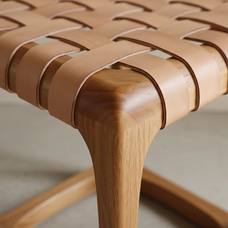 Banquinho Modelo Ó com assento em couro cru Natural