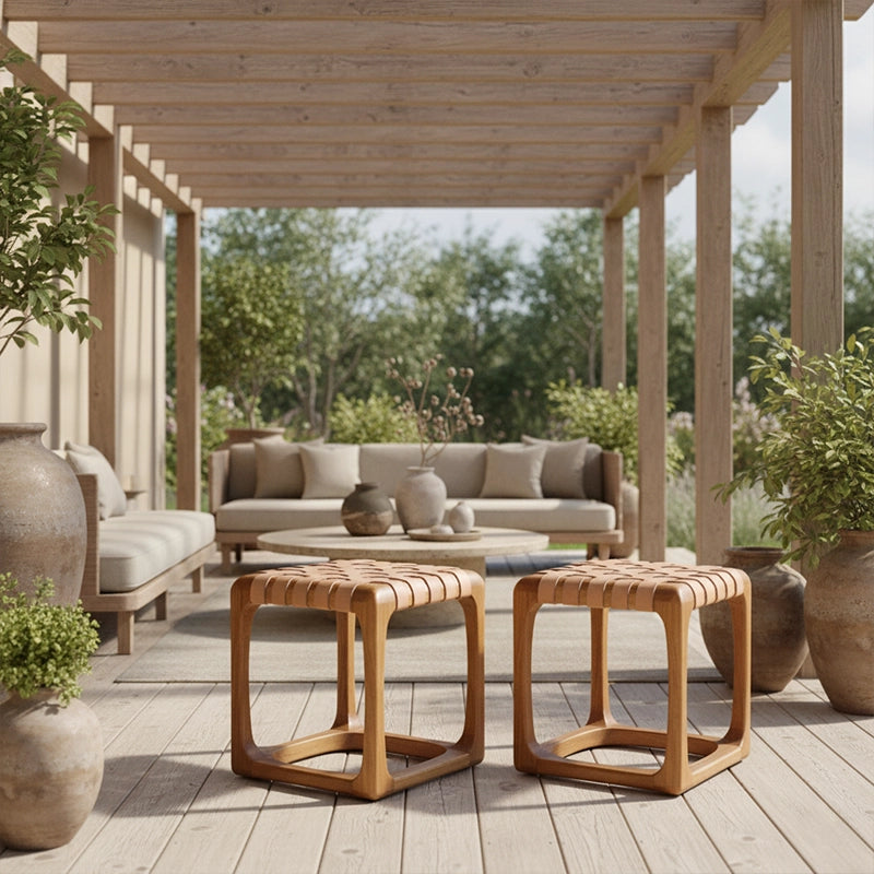 Banquinho Modelo Ó com assento em couro cru Natural