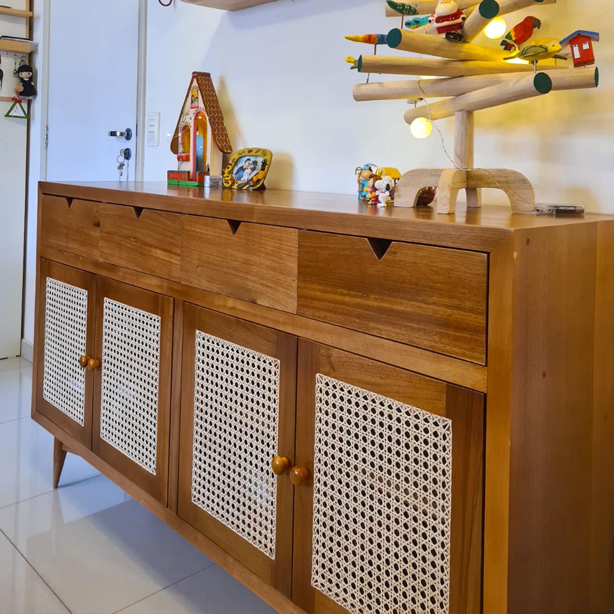Buffet De Madeira Maciça Porto com 4 Portas Em Palhinha Indiana