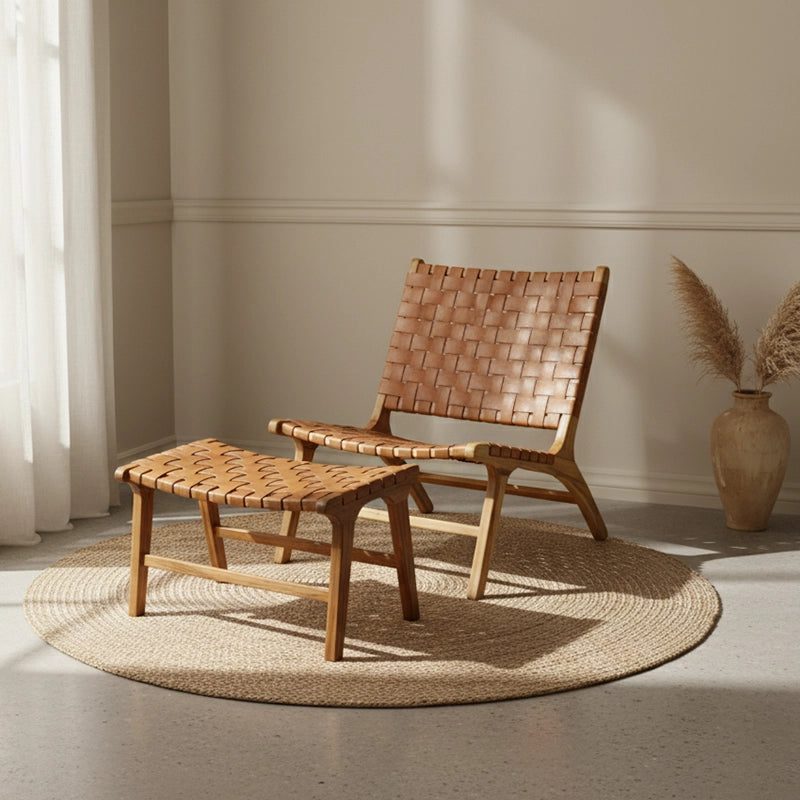 Conjunto 02 unidades de Poltrona de Madeira Teka em Couro Cru Caraíva + 02 Banqueta Relax