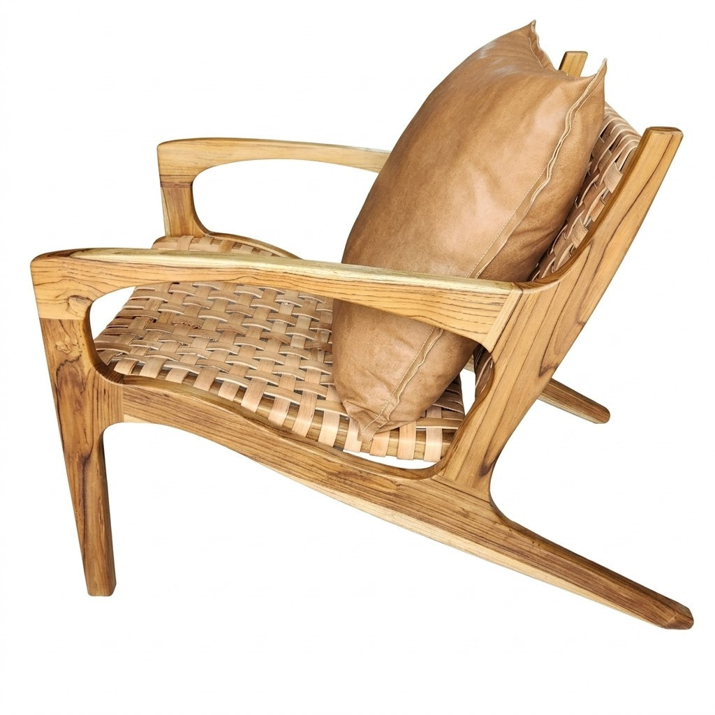 Poltrona em madeira maciça com braço modelo Encanto com Almofada