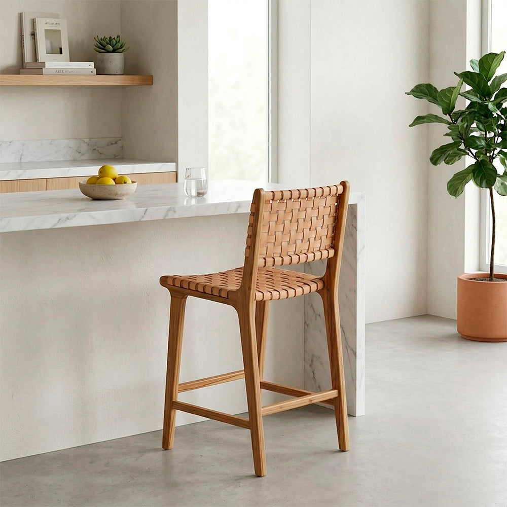 Banqueta Alta Albatroz em Couro Cru Trançado à Mão