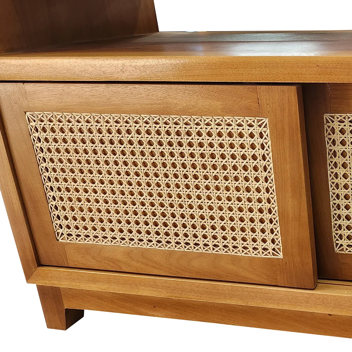 Rack de Madeira Maciça Ipiranga Com Portas de Correr Em Palhinha Indiana Duas Gavetas E Nicho