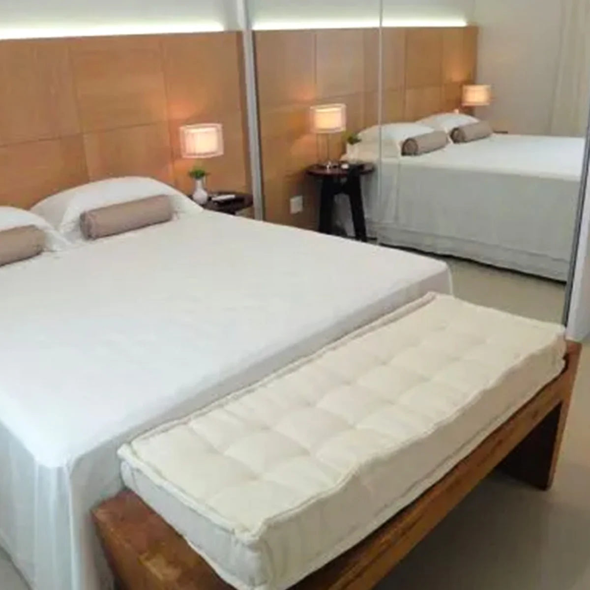 Banco De Madeira Maciça Demolição Trancoso Com futon - Marcenaria Bicho do Mato