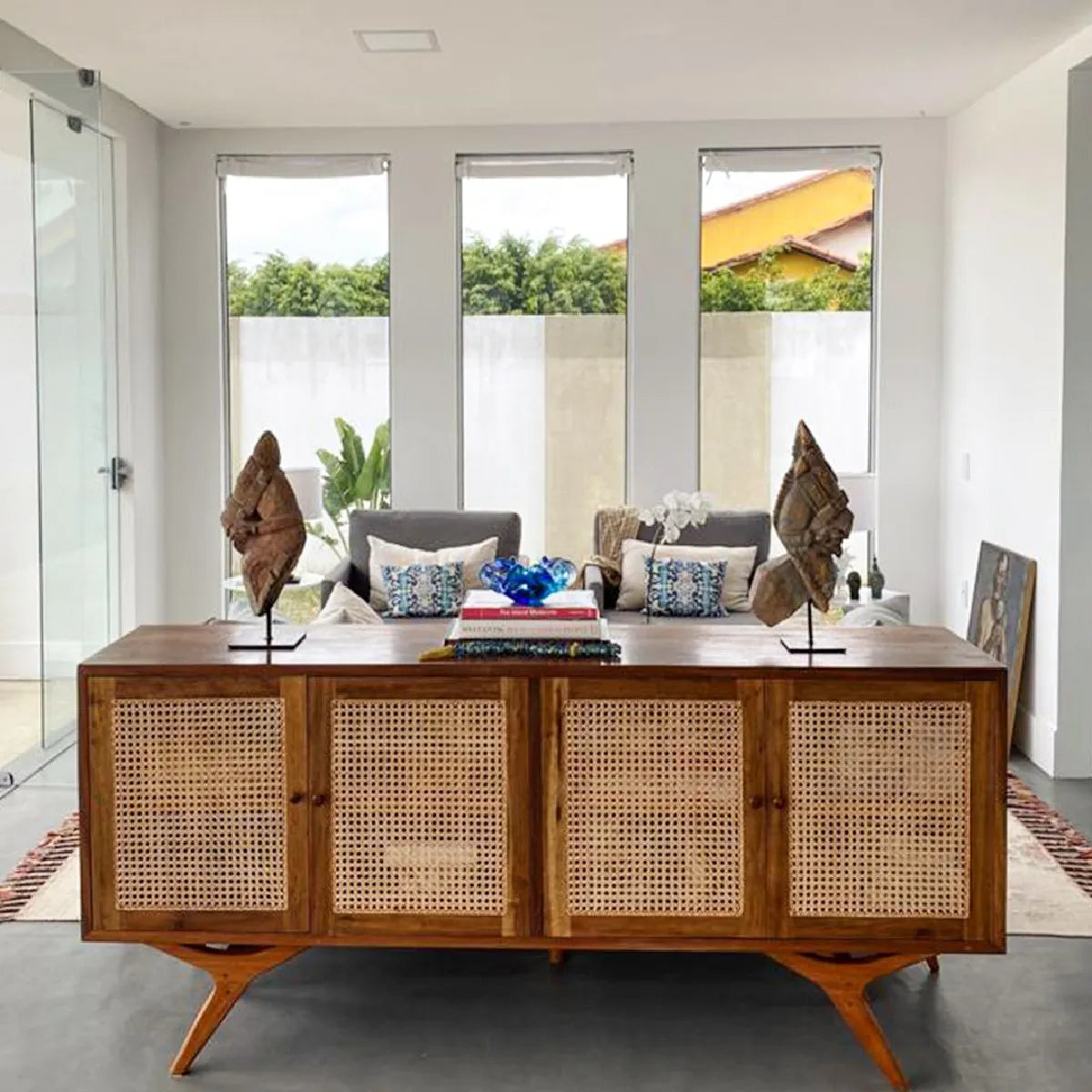 Buffet De Madeira Maciça Demolição Alvorada Com 04 Portas Em Palhinha Natural Indiana - Marcenaria Bicho do Mato