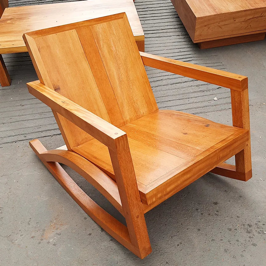 Cadeira De Balanço De Madeira Maciça Demolição Canoa