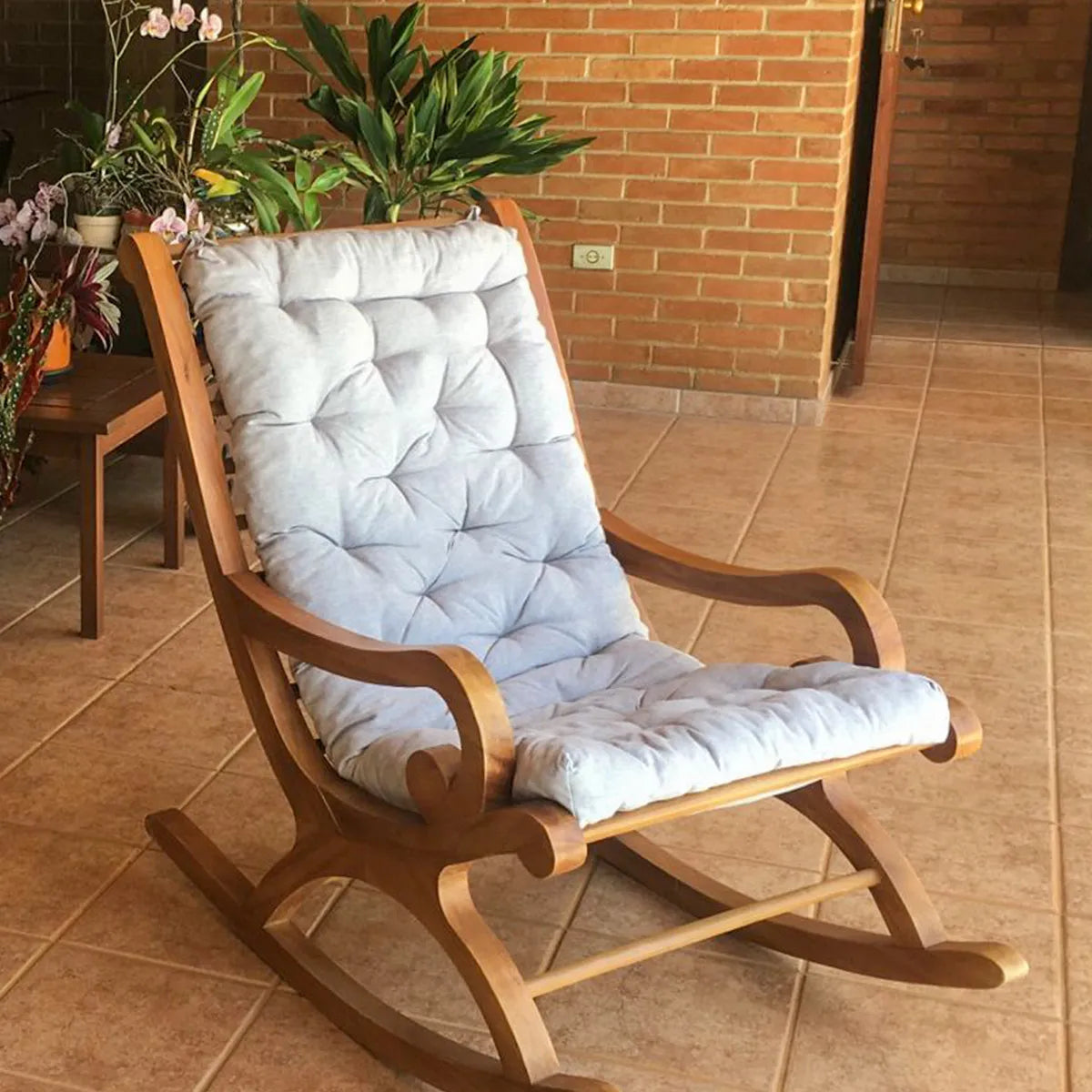 Cadeira De Balanço De Madeira Maciça Demolição Mineira Com Futon