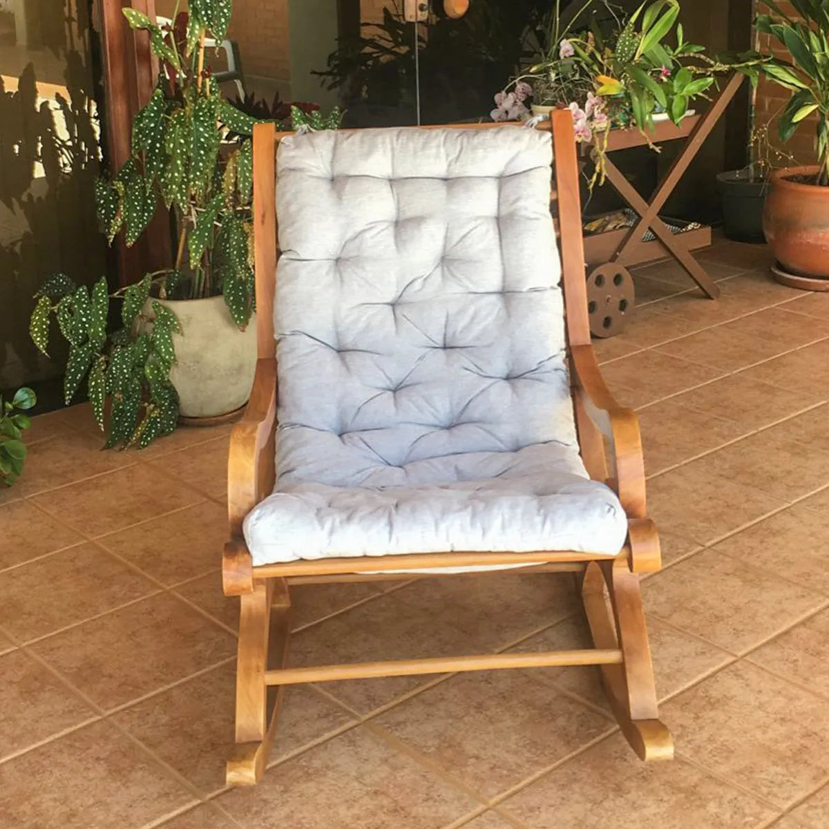 Cadeira De Balanço De Madeira Maciça Demolição Mineira Com Futon