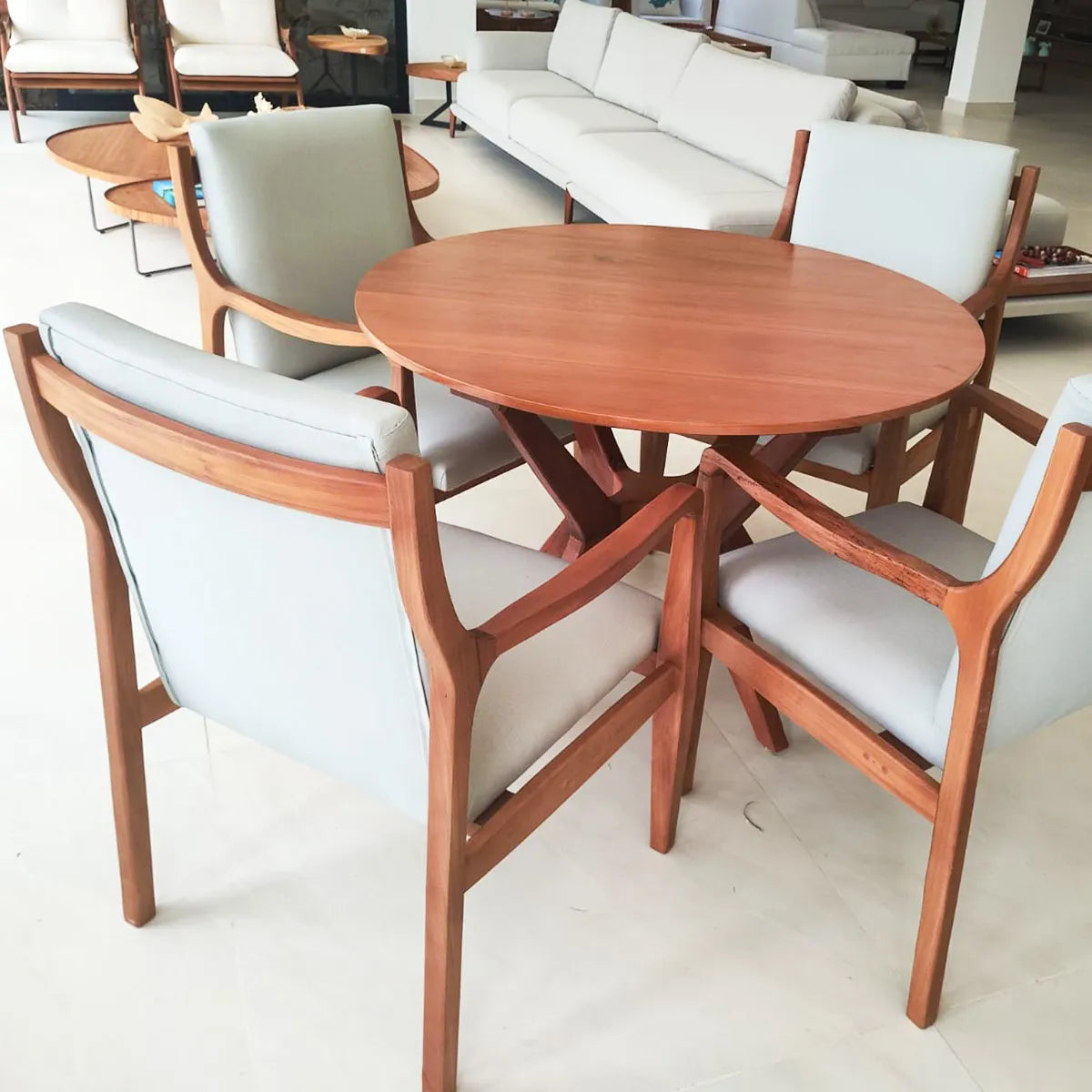 Cadeira De Madeira Maciça Demolição Ipanema Assento Estofado