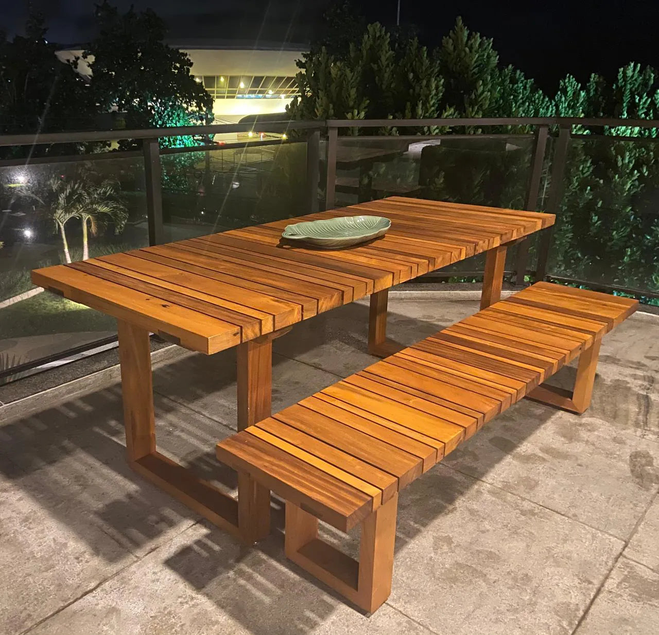Conjunto De Mesa De Jantar E Um Banco De Madeira Maciça Demolição Geribá