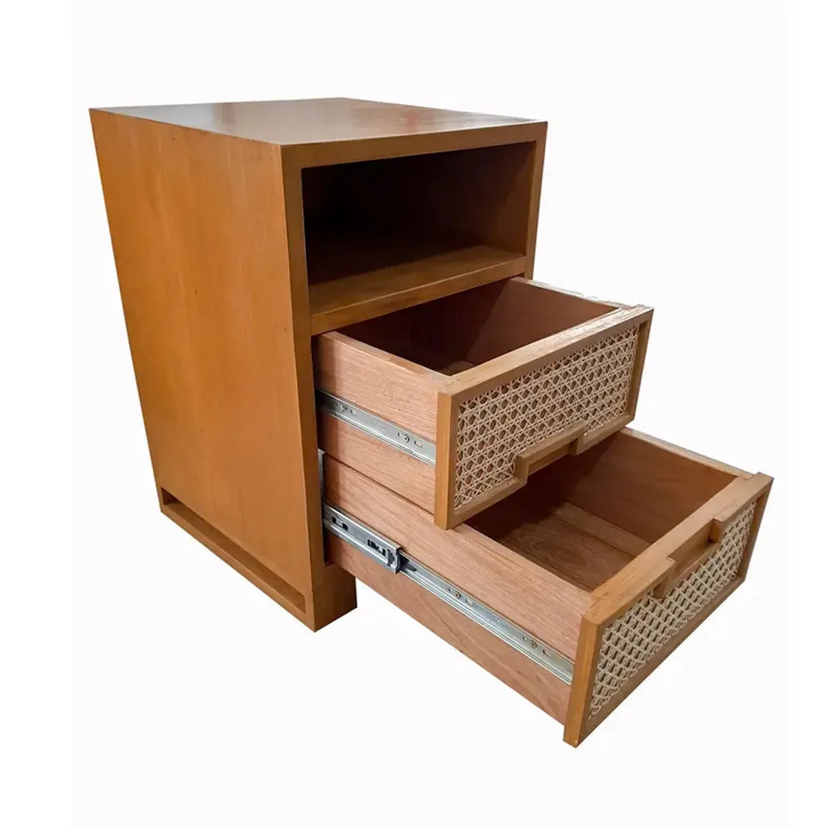 Conjunto Mesa De Cabeceira Modelo Praia Com Detalhe Nas Gavetas Em Palhinha - 02 Unidades