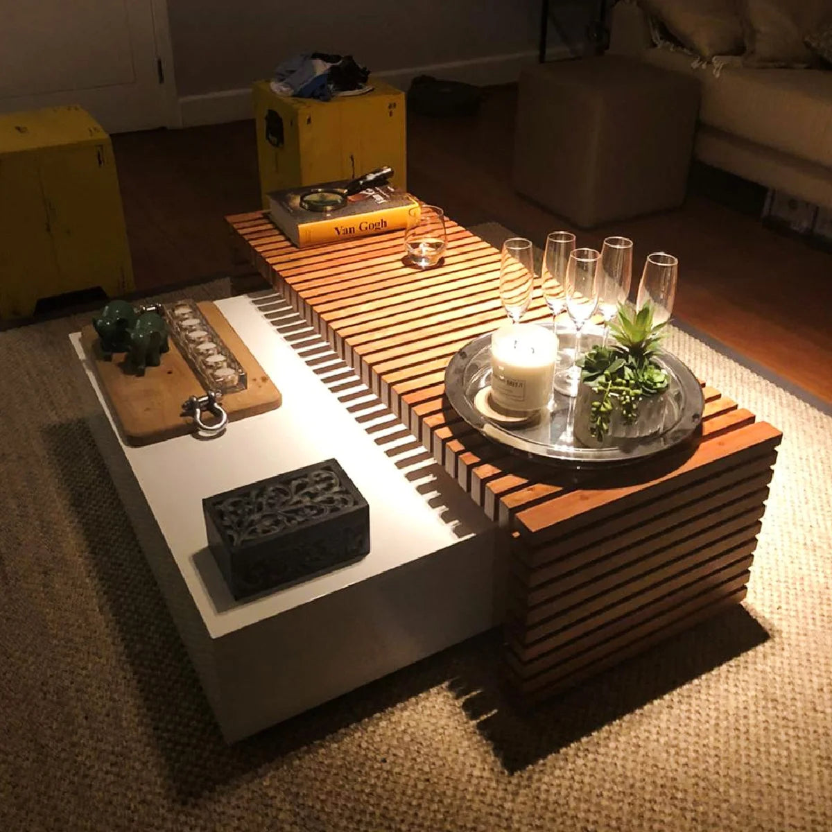 Mesa de Centro de Madeira Maciça Demolição Maragogi - Marcenaria Bicho do Mato