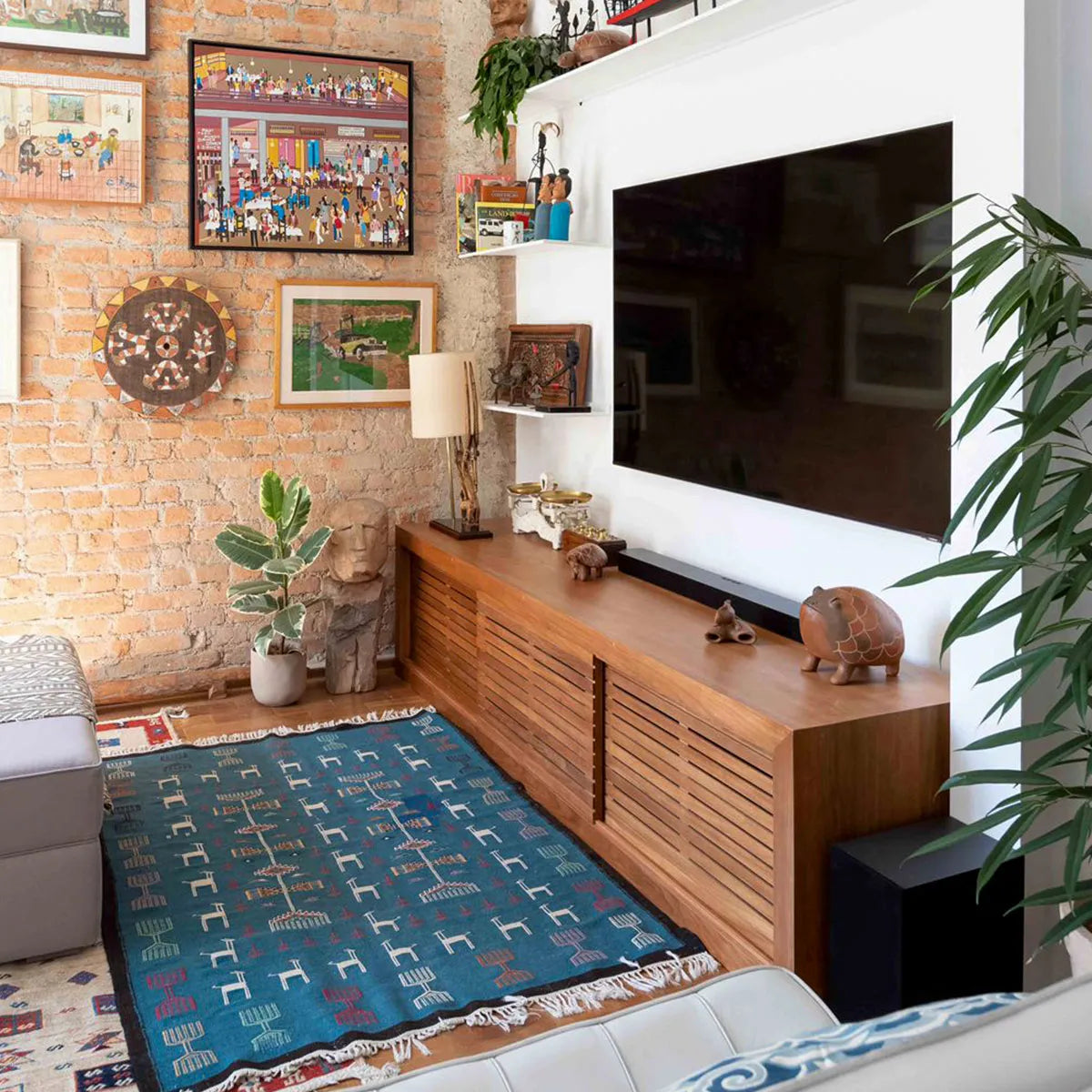 Rack De Madeira Maciça Demolição Lagoa Com Portas Ripadas De Correr - Marcenaria Bicho do Mato