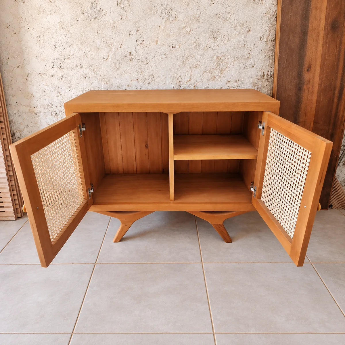 Buffet Madeira Maciça Alvorada Com Portas Em Palhinha Natural Indiana - Pronta Entrega