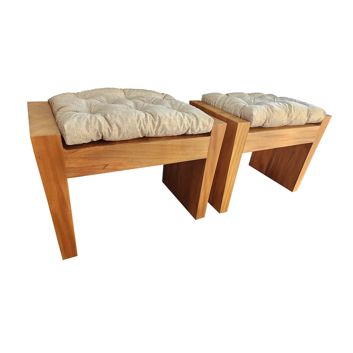 Conjunto 02 Unidades De Banquinhos De Madeira Maciça Trancoso com futons