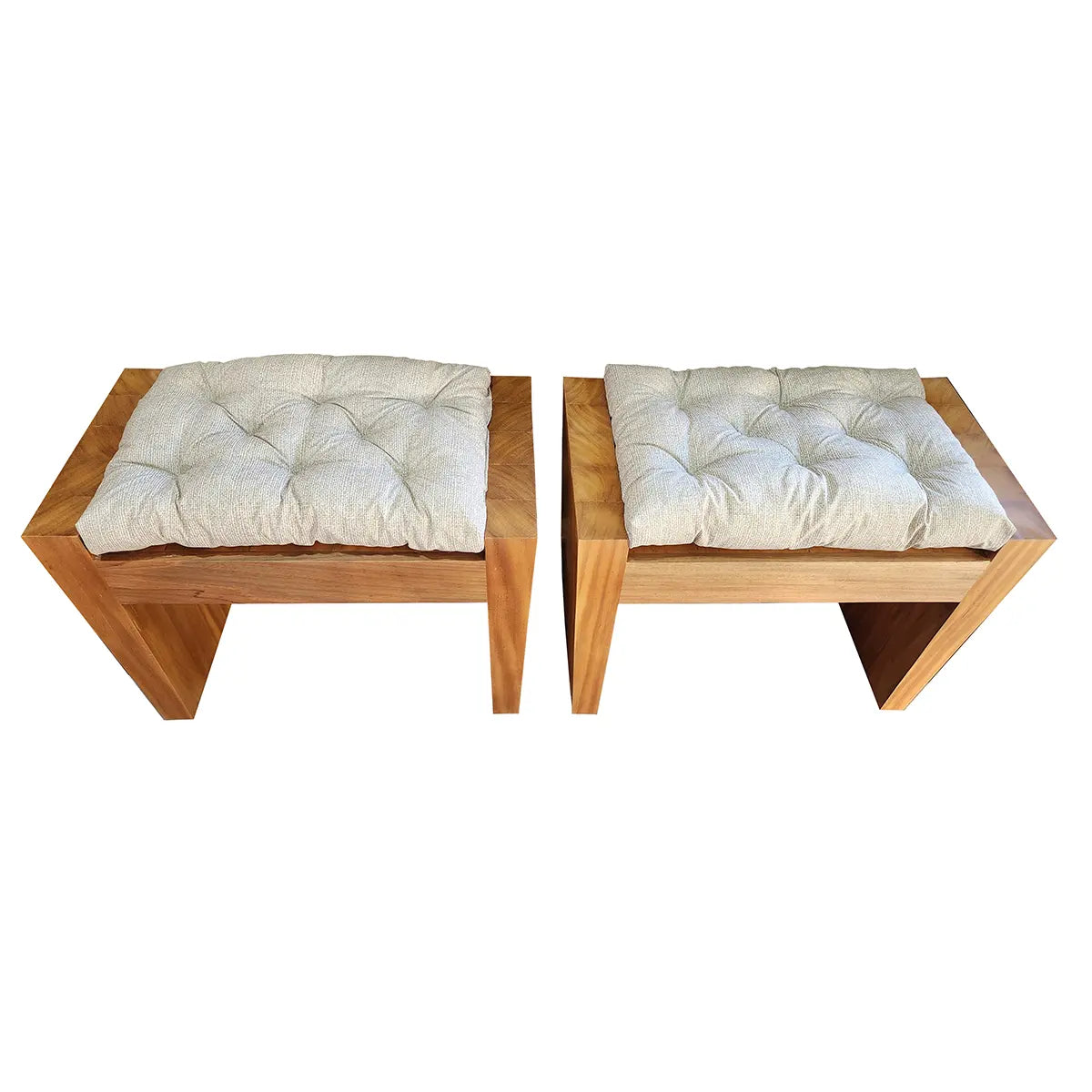 Conjunto 02 Unidades De Banquinhos De Madeira Maciça Trancoso com futons