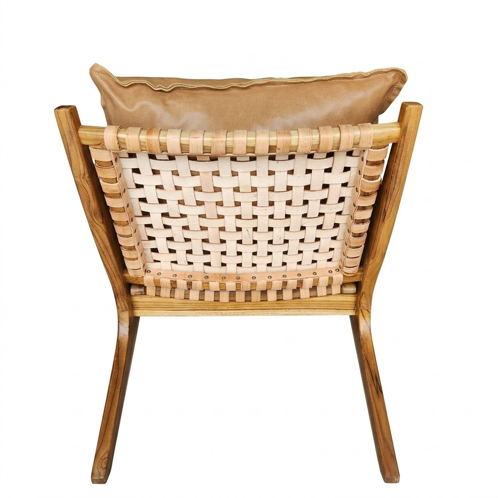 Poltrona em madeira maciça com braço modelo Encanto com Almofada