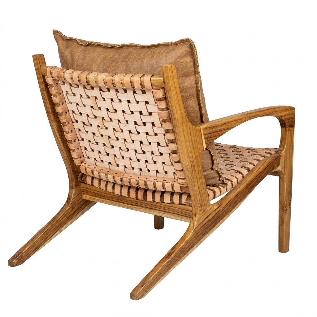 Poltrona em madeira maciça com braço modelo Encanto com Almofada